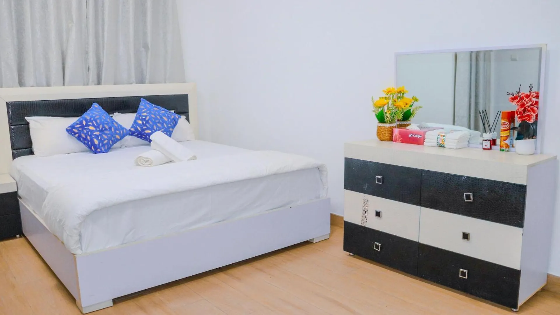 Chic 1-Bedroom Apartment Hall With Wi-Fi Dubai