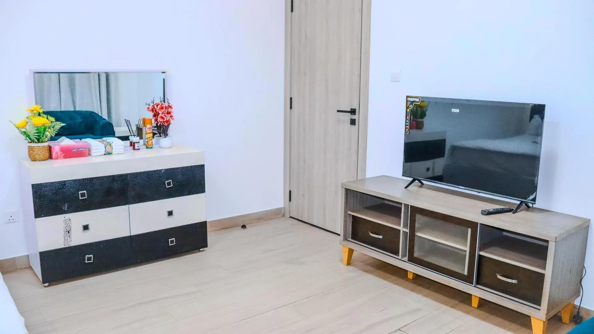 Chic 1-Bedroom Apartment Hall With Wi-Fi 두바이 펜션